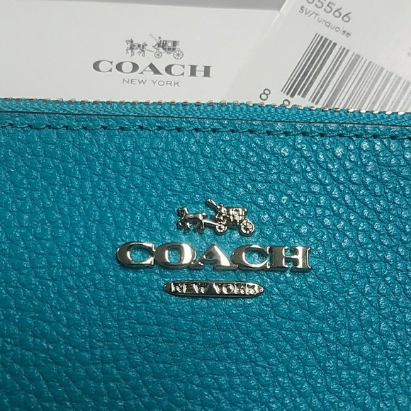Coach wristlet - Picture 2 of 6